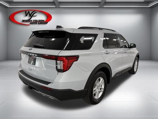 Space White Metallic 2026 Ford Explorer Active w/200A Pkg