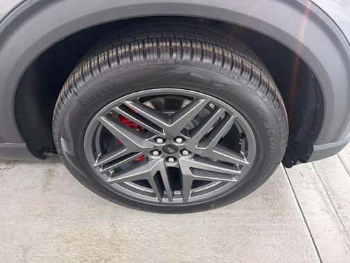 Carbonized Gray Metallic 2026 Ford Explorer ST-Line