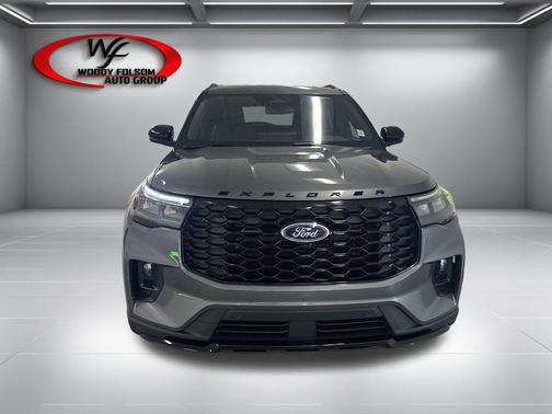 Carbonized Gray Metallic 2026 Ford Explorer ST-Line