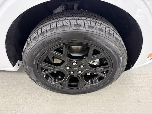 2025 Ford Maverick Lobo Standard