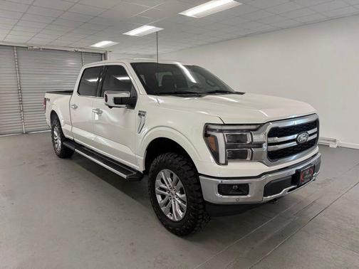 Star White Metallic Tri-Coat 2025 Ford F-150 Lariat