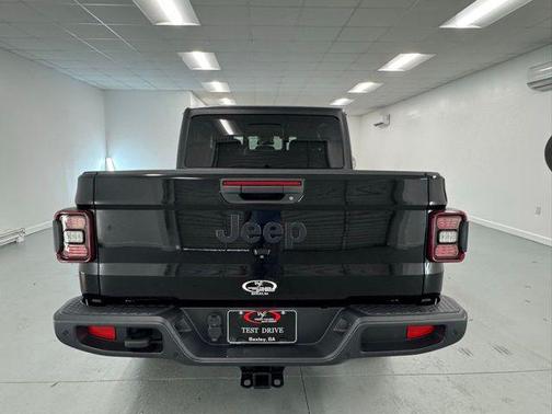 2024 Jeep Gladiator Sport S