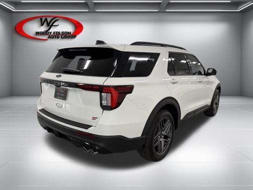 Star White Metallic Tri-Coat 2026 Ford Explorer ST