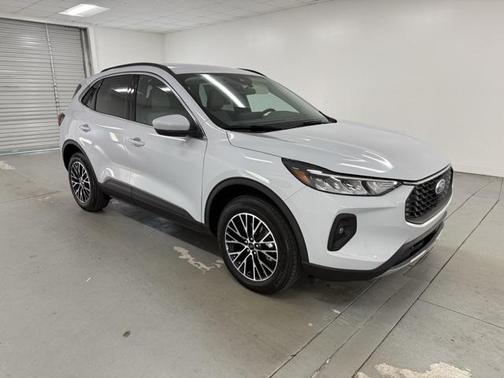 2025 Ford Escape PHEV SE