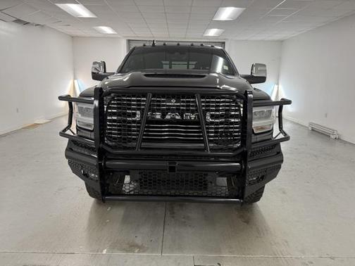2024 RAM 3500 Laramie Crew Cab 4x4 8' Box