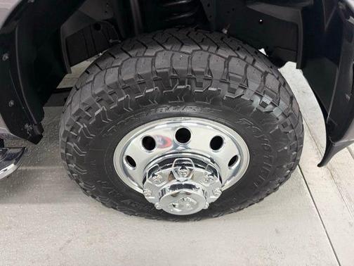 Granite Crystal Metallic Clearcoat 2024 RAM 3500 Limited Crew Cab 4x4 8' Box