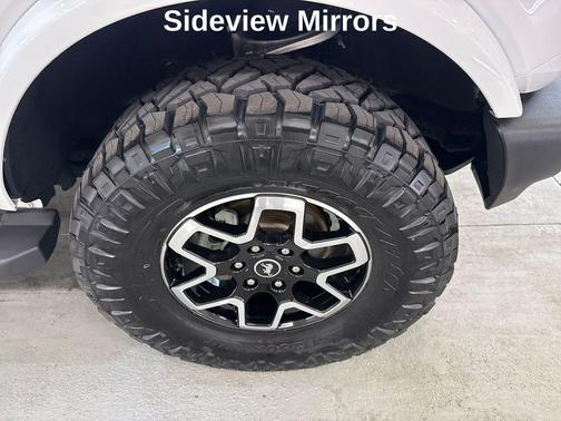 Oxford White 2023 Ford Bronco Outer Banks