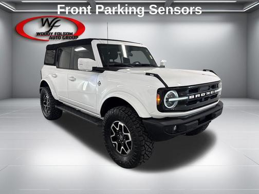 Oxford White 2023 Ford Bronco Outer Banks