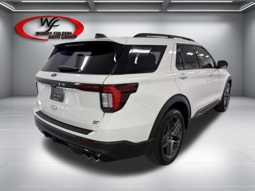 Star White Metallic Tri-Coat 2026 Ford Explorer ST