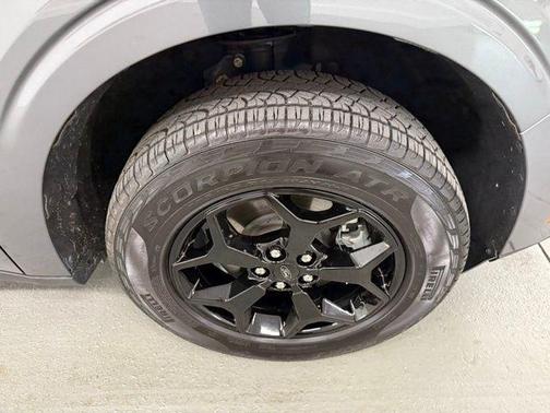 Carbonized Gray Metallic 2024 Ford Maverick Lariat