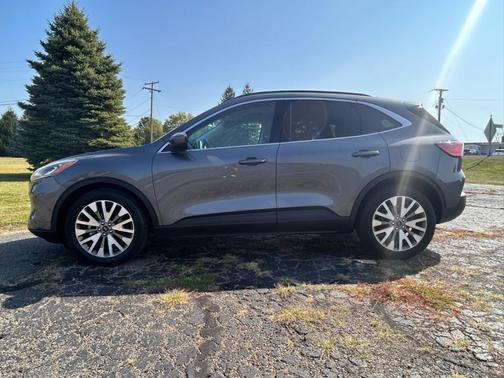 2021 Ford Escape Titanium Hybrid