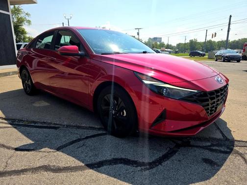 2021 Hyundai ELANTRA SEL