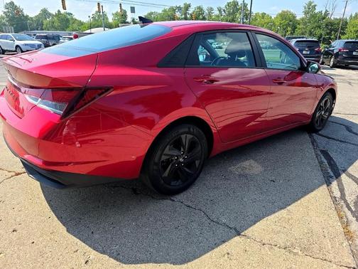 2021 Hyundai ELANTRA SEL