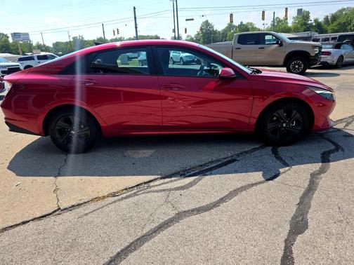 2021 Hyundai ELANTRA SEL