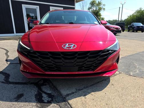 2021 Hyundai ELANTRA SEL