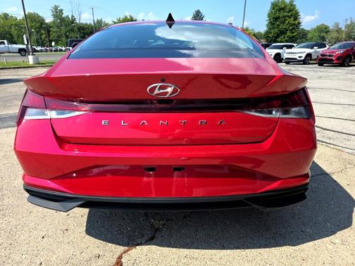 2021 Hyundai ELANTRA SEL