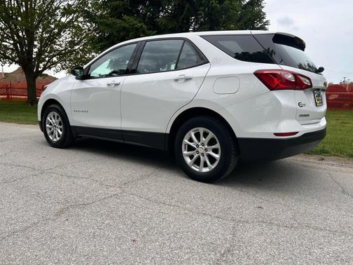 White 2019 Chevrolet Equinox LS