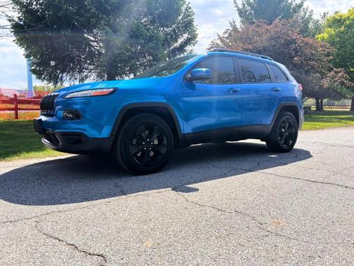 Blue 2018 Jeep Cherokee Latitude