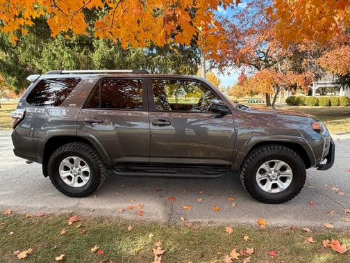 2020 Toyota 4Runner SR5 4WD