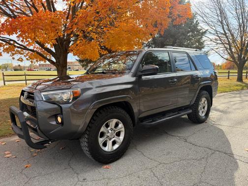 2020 Toyota 4Runner SR5 4WD