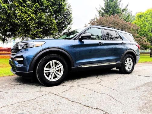 Blue 2020 Ford Explorer XLT