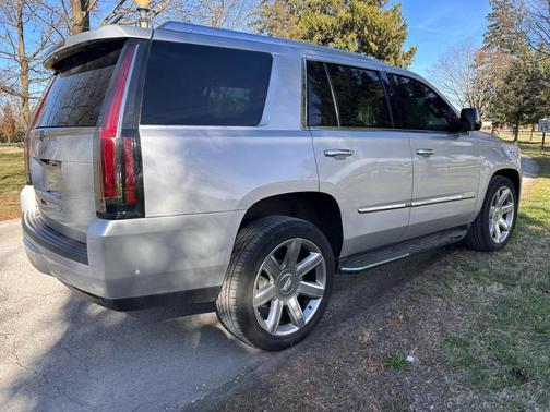 2019 Cadillac Escalade Luxury