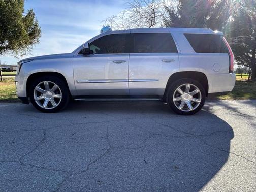 2019 Cadillac Escalade Luxury