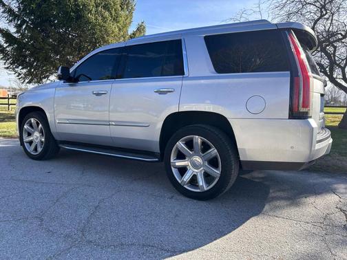 2019 Cadillac Escalade Luxury