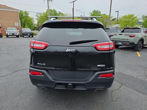 Brilliant Black Crystal Pearlcoat 2015 Jeep Cherokee Latitude