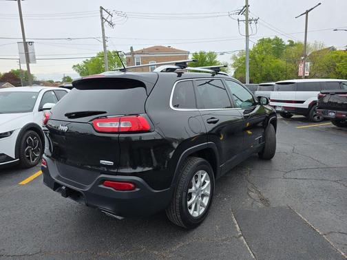 Brilliant Black Crystal Pearlcoat 2015 Jeep Cherokee Latitude