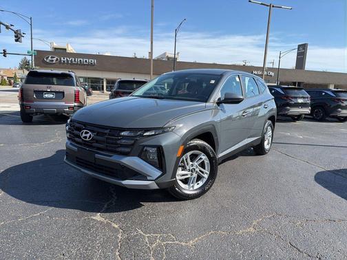 Ecotronic Gray 2025 Hyundai TUCSON SE