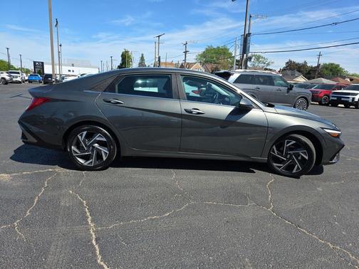 Amazon Gray 2025 Hyundai ELANTRA SEL