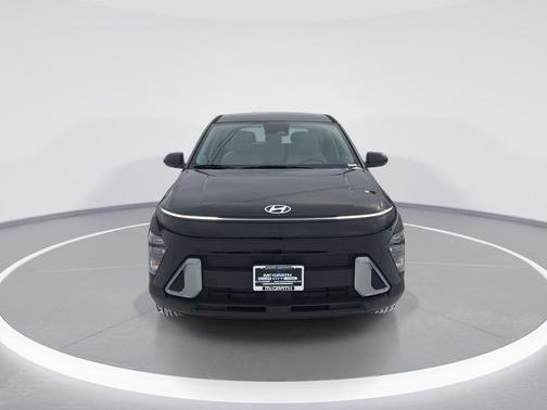 Abyss Black Pearl 2026 Hyundai KONA SE