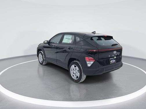 Abyss Black Pearl 2026 Hyundai KONA SE