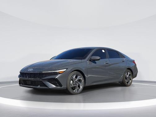 2025 Hyundai ELANTRA SEL