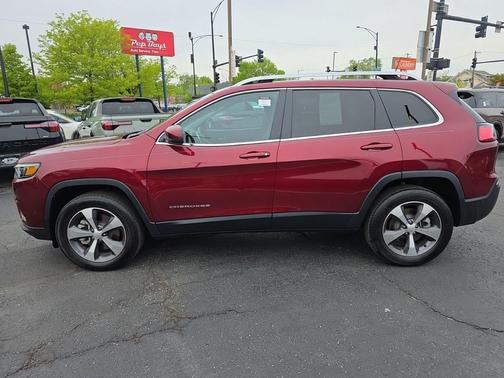 Velvet Red Pearlcoat 2021 Jeep Cherokee Limited