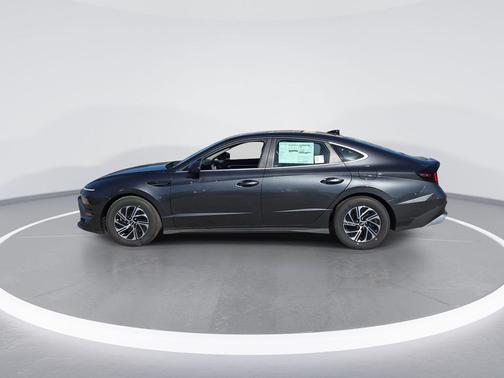 2026 Hyundai SONATA Hybrid Base