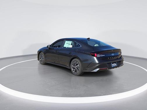 2026 Hyundai SONATA Hybrid Base