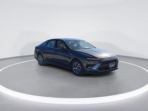 2026 Hyundai SONATA Hybrid Base