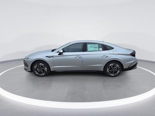 2026 Hyundai SONATA SEL