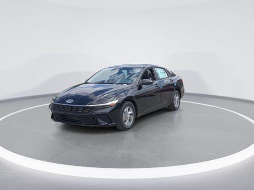Abyss Black 2026 Hyundai ELANTRA SE