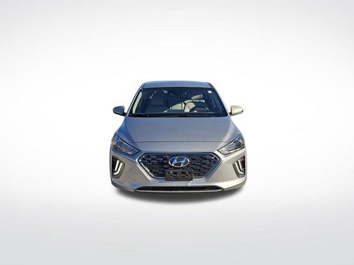 2022 Hyundai IONIQ Hybrid SE