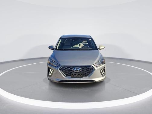 2022 Hyundai IONIQ Hybrid SE