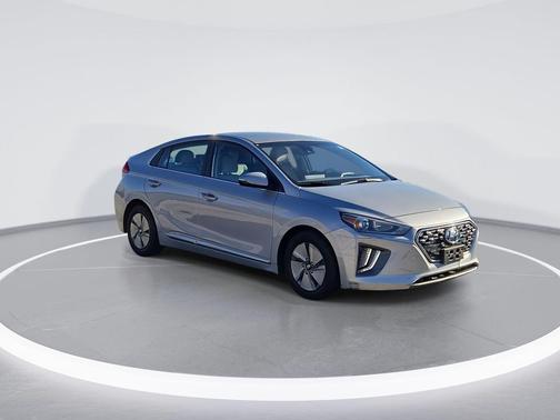 2022 Hyundai IONIQ Hybrid SE