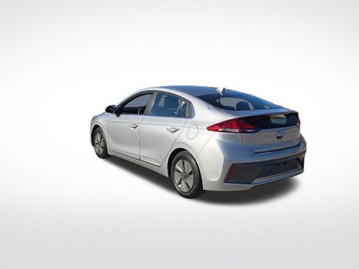 2022 Hyundai IONIQ Hybrid SE