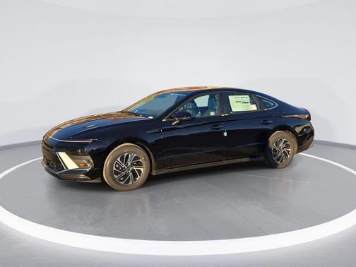 2026 Hyundai SONATA Hybrid Base