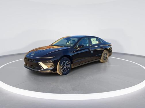 2026 Hyundai SONATA Hybrid Base