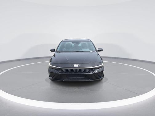 Abyss Black 2026 Hyundai ELANTRA SE