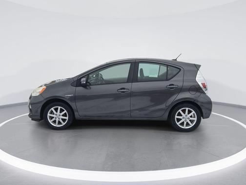 2013 Toyota Prius c 