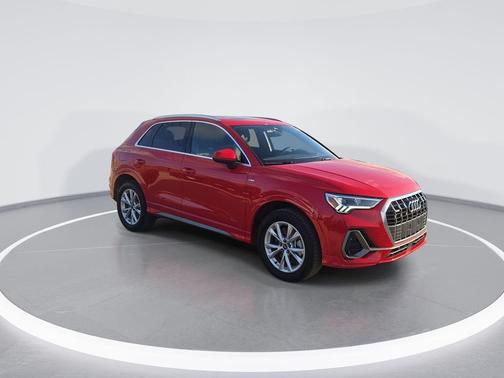 2025 Audi Q3 Premium 45 TFSI S line quattro Tiptronic